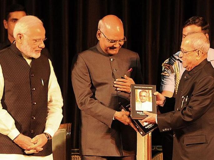Ramnath Kovind will be sworn in as President postponed | रामनाथ कोविंद देशाच्या राष्ट्रपतिपदी विराजमान Ramnath Kovind will be sworn in as President postponed | रामनाथ कोविंद देशाच्या राष्ट्रपतिपदी विराजमान