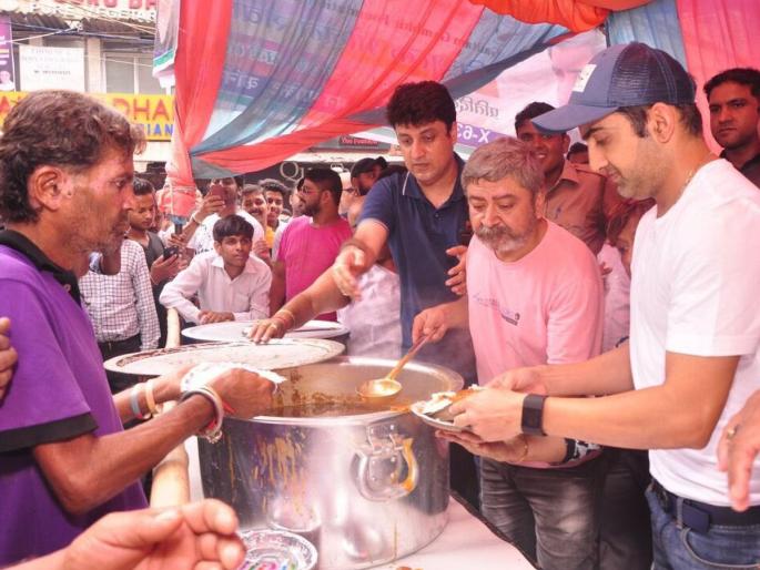 Gautam Gambhir has launched a campaign to feed the poor and hungry free of cost | गरिबांना 365 दिवस मोफत जेवण मिळावं यासाठी गौतम गंभीरचा पुढाकार Gautam Gambhir has launched a campaign to feed the poor and hungry free of cost | गरिबांना 365 दिवस मोफत जेवण मिळावं यासाठी गौतम गंभीरचा पुढाकार