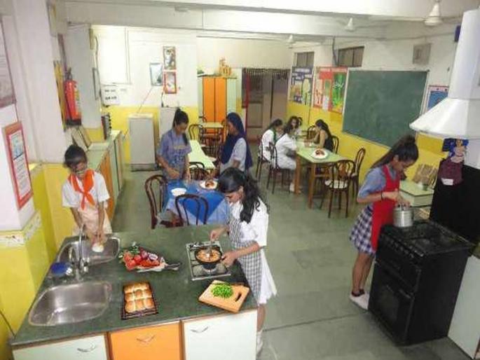 Home Science compulsory for boys proposal | स्वयंपाकपाण्याचे धडे देणारं होम सायन्स आता मुलांसाठी होणार सक्तीचं! Home Science compulsory for boys proposal | स्वयंपाकपाण्याचे धडे देणारं होम सायन्स आता मुलांसाठी होणार सक्तीचं!