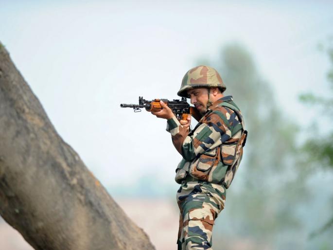 Great! Indian Army destroy Pakistan army's 10 post on LOC | जबरदस्त! LOCवर कुरापती काढणाऱ्या पाकिस्तानला भारतीय लष्कराचा दणका, १० चौक्या केल्या उद्ध्वस्त