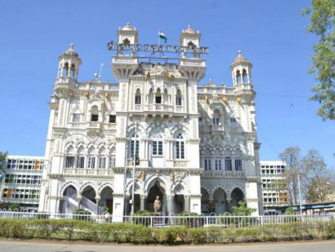 Solapur Smart City Scheme will be the first pedestrian signal in Ambedkar Chowk | सोलापूर स्मार्ट सिटी योजनेतून आंबेडकर चौकात होणार पहिला पादचारी सिग्नल