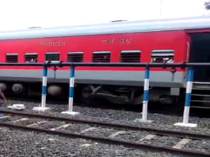 The 'passenger' of Borivli-Andheri first class got Rs 1.3 lakh | 'त्या' प्रवाशाला बोरीवली-अंधेरी फर्स्ट क्लासचा पास पडला 1.3 लाख रुपयांना