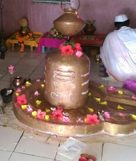 Pratibimbeshwar Chowdeshwar, the devotees of Lord Shiva | प्रति त्र्यंबकेश्वर चौंडेश्वरला शिवभक्तांची मांदियाळी Pratibimbeshwar Chowdeshwar, the devotees of Lord Shiva | प्रति त्र्यंबकेश्वर चौंडेश्वरला शिवभक्तांची मांदियाळी