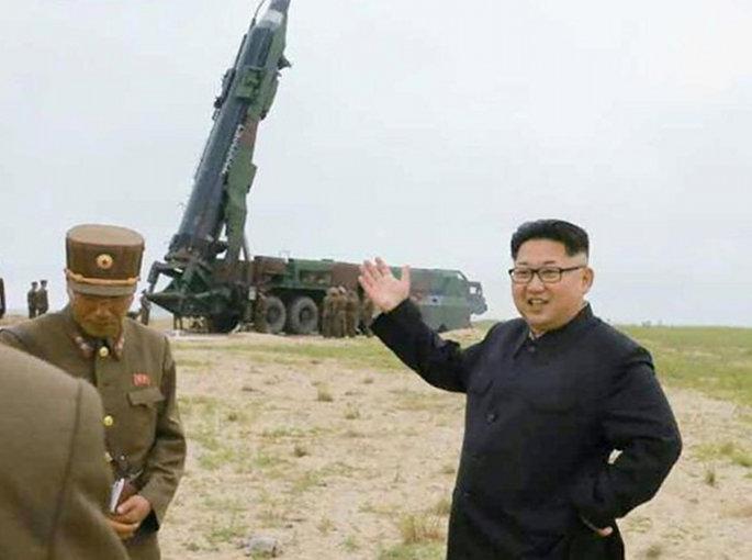 North Korean dictator kim jong un injured during missile test? pnm | उत्तर कोरियाचा हुकूमशहा मिसाईल चाचणीवेळी जखमी झाला? कोरियाई अधिकाऱ्याने केला दावा North Korean dictator kim jong un injured during missile test? pnm | उत्तर कोरियाचा हुकूमशहा मिसाईल चाचणीवेळी जखमी झाला? कोरियाई अधिकाऱ्याने केला दावा
