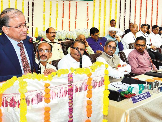 Efforts should be made to reduce the cost of agricultural production - at Rahuri University. K. Singh's appeal | कृषी उत्पादन खर्च कमी होण्यासाठी प्रयत्न व्हावेत - राहुरी विद्यापीठात ए. के. सिंग यांचे आवाहन Efforts should be made to reduce the cost of agricultural production - at Rahuri University. K. Singh's appeal | कृषी उत्पादन खर्च कमी होण्यासाठी प्रयत्न व्हावेत - राहुरी विद्यापीठात ए. के. सिंग यांचे आवाहन