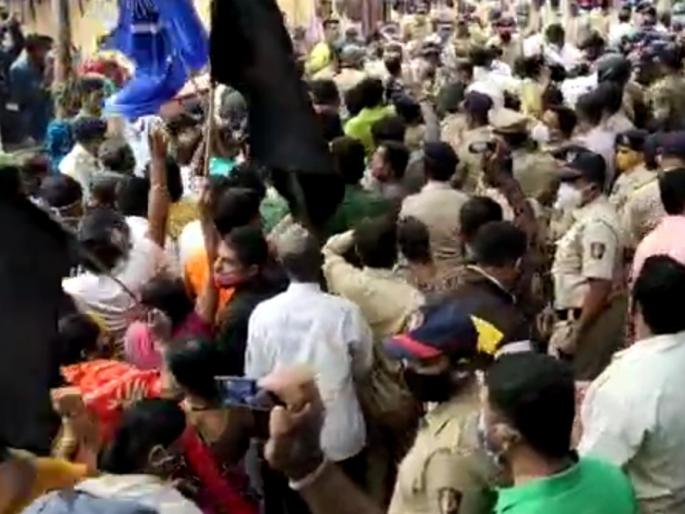 Opposition to Pune Ambil Odha action is aggressive, allegation that not a single ruling leader of BJP has turned away | Pune Ambil Odha Slum: कारवाईच्यावेळी विरोधक आक्रमक, महापालिकेतील सत्ताधारी भाजपचं कुणीही नेता फिरकला नसल्याचा केला आरोप Opposition to Pune Ambil Odha action is aggressive, allegation that not a single ruling leader of BJP has turned away | Pune Ambil Odha Slum: कारवाईच्यावेळी विरोधक आक्रमक, महापालिकेतील सत्ताधारी भाजपचं कुणीही नेता फिरकला नसल्याचा केला आरोप
