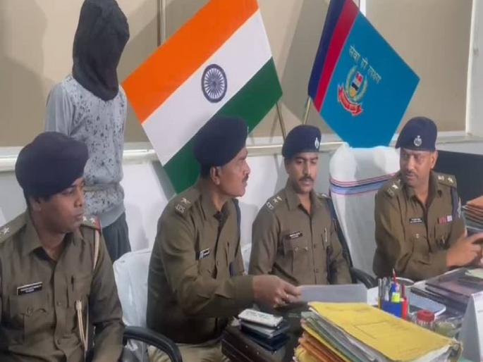 A man who created nude videos of 8 minor girls through deepfake has been arrested by the Ranchi Police in Bihar from Muzaffarpur | डीप फेकद्वारे ८ मुलींचे नग्न व्हिडिओ बनवणाऱ्या नराधमाला अटक; आरोपीकडून गुन्ह्याची कबुली A man who created nude videos of 8 minor girls through deepfake has been arrested by the Ranchi Police in Bihar from Muzaffarpur | डीप फेकद्वारे ८ मुलींचे नग्न व्हिडिओ बनवणाऱ्या नराधमाला अटक; आरोपीकडून गुन्ह्याची कबुली