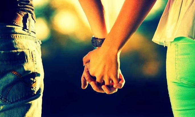 A married couple reached the police station | लग्न केलेले प्रेमी युगुल पोहोचले पोलीस ठाण्यात A married couple reached the police station | लग्न केलेले प्रेमी युगुल पोहोचले पोलीस ठाण्यात