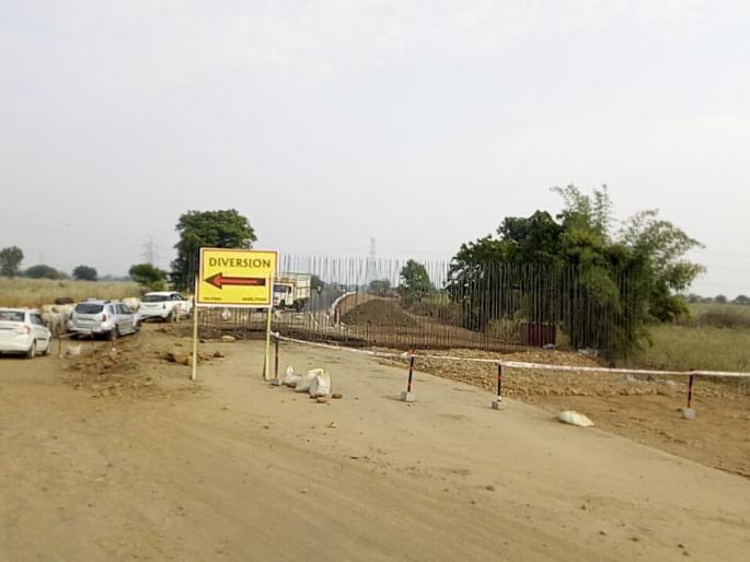 The construction of the bridge on the highway | महामार्गावरील पुलांची उभारणी वेगाने The construction of the bridge on the highway | महामार्गावरील पुलांची उभारणी वेगाने