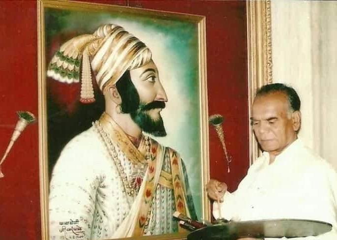 They don't take money for the picture shivaji maharaj, they draw the oil picture of Chhatrapati. G kamble | देवाच्या चित्राचे पैसे घेत नसतात, छत्रपतींचं तैलचित्र रेखाटणारे जी. कांबळे They don't take money for the picture shivaji maharaj, they draw the oil picture of Chhatrapati. G kamble | देवाच्या चित्राचे पैसे घेत नसतात, छत्रपतींचं तैलचित्र रेखाटणारे जी. कांबळे