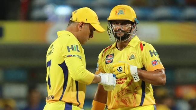IPL 2019: When MS Dhoni gives batting tips to Suresh Raina, the video is viral | IPL 2019 : जेव्हा धोनी रैनाला देतो बॅटींग टीप्स, व्हिडीओ वायरल