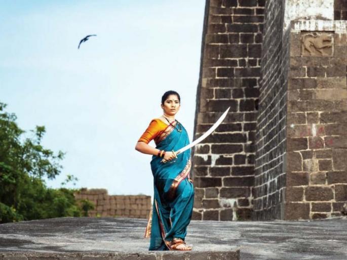 Dashing SP of Solapur in a different outfit. New look .. new experiment! | सोलापूरच्या डॅशिंग एसपी वेगळ्या पेहरावात. नवं रूप.. नवा प्रयोग ! Dashing SP of Solapur in a different outfit. New look .. new experiment! | सोलापूरच्या डॅशिंग एसपी वेगळ्या पेहरावात. नवं रूप.. नवा प्रयोग !