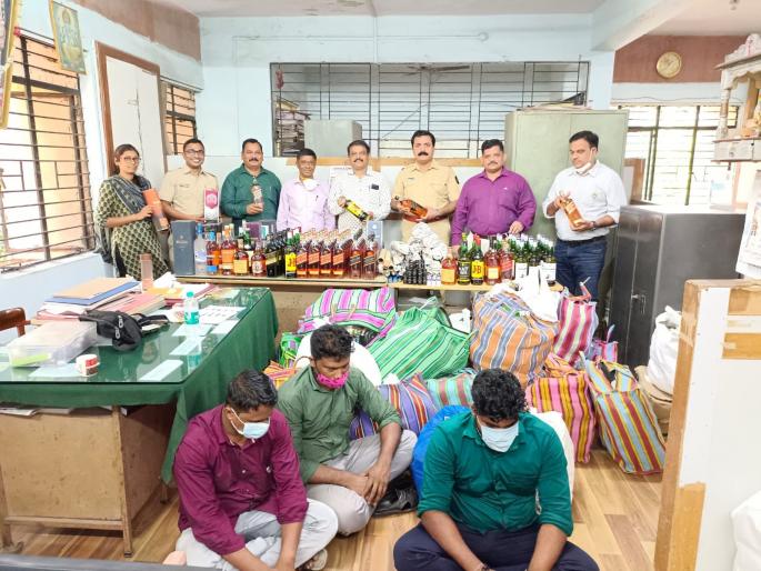 Crime News : The state excise department seized counterfeit foreign liquor stocks along with the car in new mumbai | Crime News : राज्य उत्पादन शुल्क विभागाने कारसह जप्त केला बनावट विदेशी मद्यसाठा Crime News : The state excise department seized counterfeit foreign liquor stocks along with the car in new mumbai | Crime News : राज्य उत्पादन शुल्क विभागाने कारसह जप्त केला बनावट विदेशी मद्यसाठा