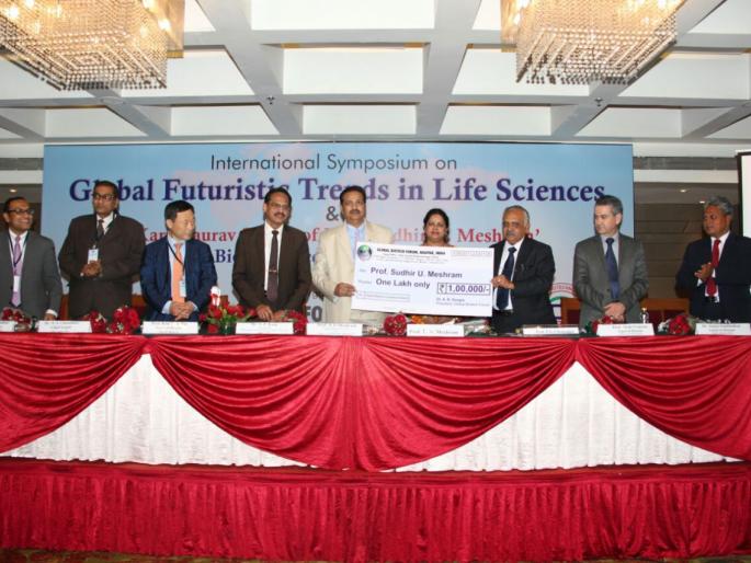 The crux of the country is to meet the challenges ahead: Dr. Sudhir Meshram | देशासमोरील आव्हाने पेलणे हेच व्हीजन : डॉ. सुधीर मेश्राम The crux of the country is to meet the challenges ahead: Dr. Sudhir Meshram | देशासमोरील आव्हाने पेलणे हेच व्हीजन : डॉ. सुधीर मेश्राम