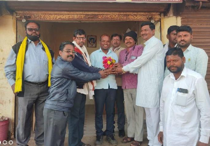 As soon as ‘defeat’ appears, enter ‘strike’, | हतरूच्या सरपंच, उपसरपंचाची खेळी; ‘हार’ दिसताच ‘प्रहार’मध्ये प्रवेश?