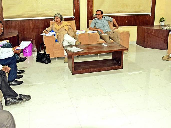 District Development Plan Reviewed by Additional Secretaries | जिल्हा विकास आराखड्याचा अतिरिक्त सचिवांकडून आढावा District Development Plan Reviewed by Additional Secretaries | जिल्हा विकास आराखड्याचा अतिरिक्त सचिवांकडून आढावा