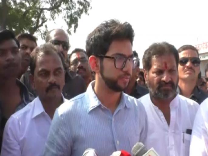 Aditya Thackeray avoided speaking about Nilesh Rane's accusations | फालतू गोष्टींवर काय बोलायचं?; निलेश राणेंच्या आरोपावर आदित्य ठाकरेंची प्रतिक्रिया Aditya Thackeray avoided speaking about Nilesh Rane's accusations | फालतू गोष्टींवर काय बोलायचं?; निलेश राणेंच्या आरोपावर आदित्य ठाकरेंची प्रतिक्रिया