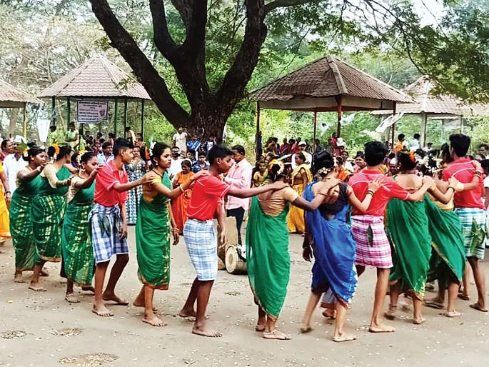 Aboriginal tribes for forest conservation | जंगलाच्या संवर्धनासाठी एकवटले आदिवासी Aboriginal tribes for forest conservation | जंगलाच्या संवर्धनासाठी एकवटले आदिवासी