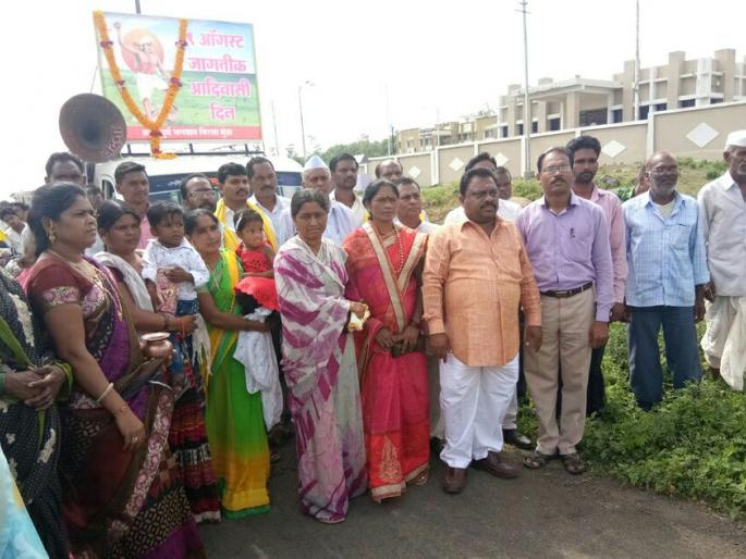 Motor cycle rally on the occasion of World's Tribal Day | जागतीक आदिवासी दिनानिमित्त रॅली