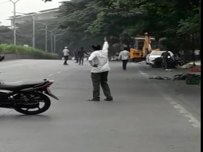 Gas pipeline ruptured at Jaydev Nagar near Rajaram bridge | सिंहगड रस्त्यावरील राजाराम पुलाजवळ असणाऱ्या जयदेव नगर येथे गॅस पाईप लाईन फुटली Gas pipeline ruptured at Jaydev Nagar near Rajaram bridge | सिंहगड रस्त्यावरील राजाराम पुलाजवळ असणाऱ्या जयदेव नगर येथे गॅस पाईप लाईन फुटली