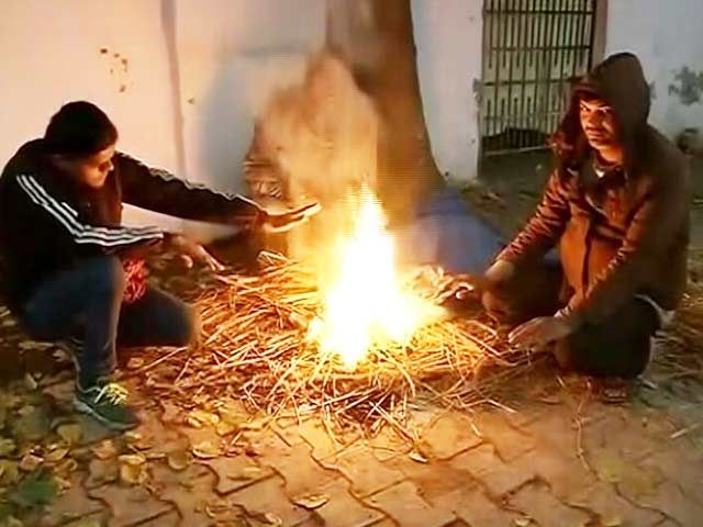 Mercury continues to fall, Gondia @ 13; The coldest in Vidarbha | पाऱ्याची घसरण सुरूच, गोंदिया @ १३; विदर्भात सर्वात थंड Mercury continues to fall, Gondia @ 13; The coldest in Vidarbha | पाऱ्याची घसरण सुरूच, गोंदिया @ १३; विदर्भात सर्वात थंड