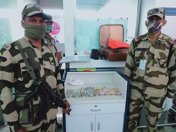 4 lakh 85 thousand 800 was found in an unattended bag at Daboli airport | दाबोळी विमानतळावर बेवारस बॅगेतून सापडले ४ लाख ८५ हजार ८०० रुपये 4 lakh 85 thousand 800 was found in an unattended bag at Daboli airport | दाबोळी विमानतळावर बेवारस बॅगेतून सापडले ४ लाख ८५ हजार ८०० रुपये