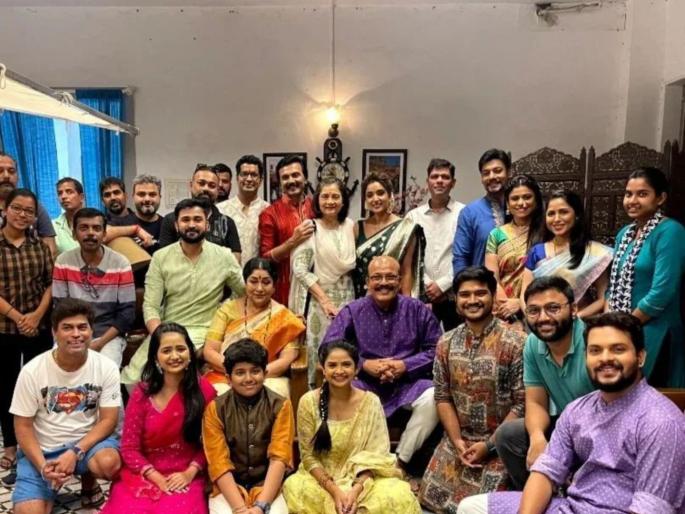 Will 'this' person from Deshmukh family tie the knot after Arundhati in 'Aai Kuthe Kay Karte'? Photo came in front | 'आई कुठे काय करते'मध्ये अरुंधतीनंतर देशमुख कुटुंबातील 'ही' व्यक्ती बांधणार लग्नगाठ? फोटो आला समोर Will 'this' person from Deshmukh family tie the knot after Arundhati in 'Aai Kuthe Kay Karte'? Photo came in front | 'आई कुठे काय करते'मध्ये अरुंधतीनंतर देशमुख कुटुंबातील 'ही' व्यक्ती बांधणार लग्नगाठ? फोटो आला समोर