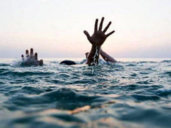 mother and son died by drowning in ballast pit | खदानीतील खड्ड्यावर कपडे धुताना घात, माय-लेकाचा पाण्यात बुडून मृत्यू