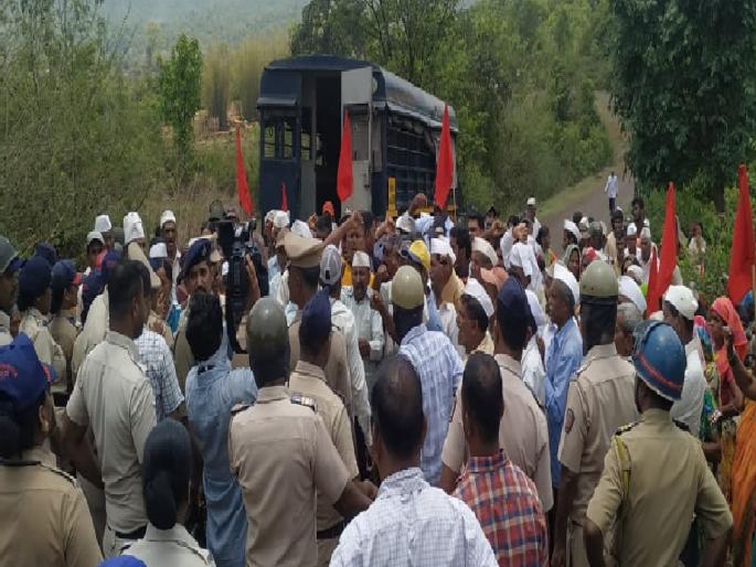 Argument between police and dam victims on Uchangi dam Ajara taluka in Kolhapur district | उचंगी धरणावर धरणग्रस्त-पोलिसांमध्ये धुमश्चक्री, बंदी आदेश झुगारत काढला मोर्चा