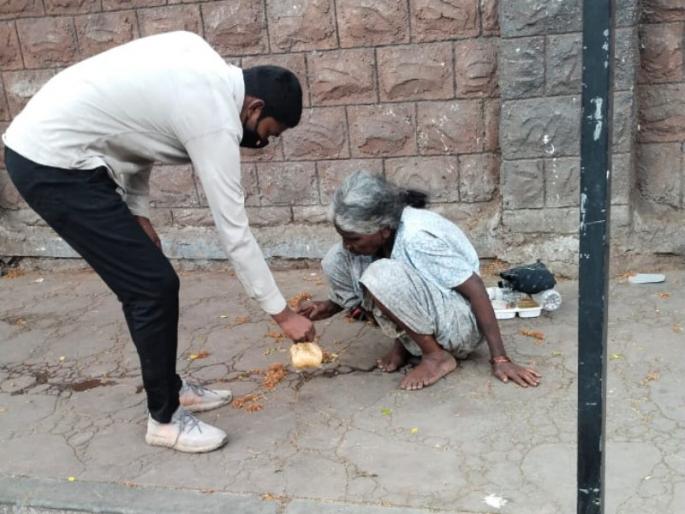 Missing mother found a month ago Success! Happy at home on Mother's Day | एक महिन्यापासून बेपत्ता आईला शोधण्यात आले यश! मातृदिनाच्या दिवशी घरात सुखरूप Missing mother found a month ago Success! Happy at home on Mother's Day | एक महिन्यापासून बेपत्ता आईला शोधण्यात आले यश! मातृदिनाच्या दिवशी घरात सुखरूप