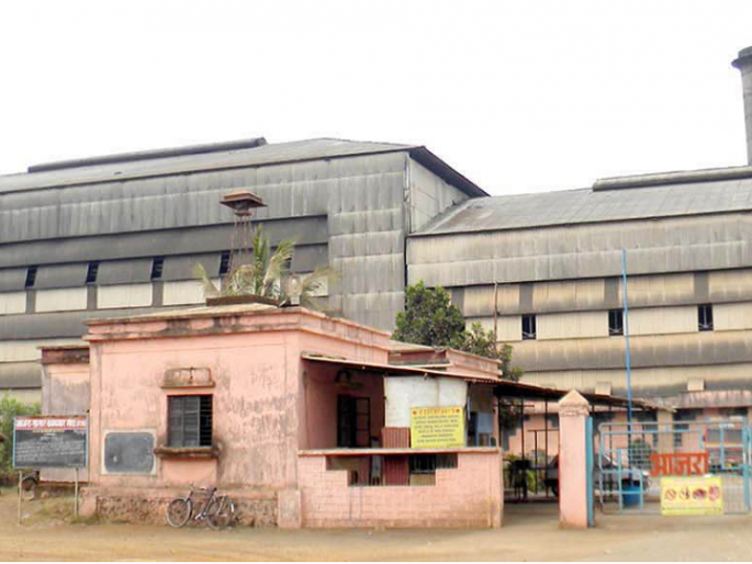 Chief Minister's phone call for Ajra factory | आजरा कारखान्यासाठी चक्क मुख्यमंत्र्यांचा फोन Chief Minister's phone call for Ajra factory | आजरा कारखान्यासाठी चक्क मुख्यमंत्र्यांचा फोन