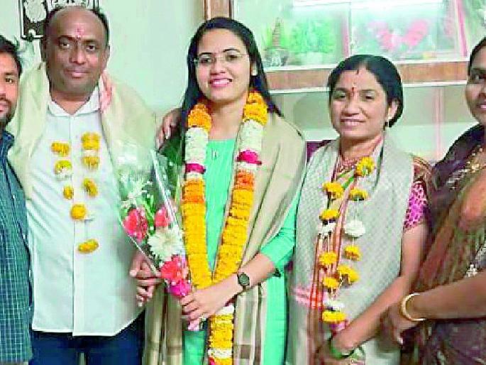 Farmer's daughter from yavatmal selected as Sub Inspector of Police | गुंजच्या सर्वसामान्य शेतकऱ्याची मुलगी बनली पोलीस उपनिरीक्षक Farmer's daughter from yavatmal selected as Sub Inspector of Police | गुंजच्या सर्वसामान्य शेतकऱ्याची मुलगी बनली पोलीस उपनिरीक्षक