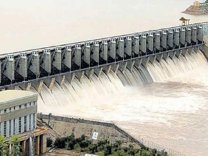 One and a half lakh cusecs of water will be released from Almaty dam | अलमट्टी धरणातून दीड लाख क्युसेकने विसर्ग सुरु, कृष्णेच्या पाणीपातळीत वाढ; महापुराची धास्ती One and a half lakh cusecs of water will be released from Almaty dam | अलमट्टी धरणातून दीड लाख क्युसेकने विसर्ग सुरु, कृष्णेच्या पाणीपातळीत वाढ; महापुराची धास्ती