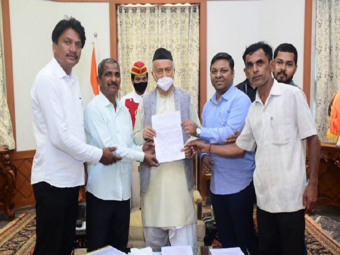 Governor bhagat singh koshyari meets Ambeohol project victims | आंबेओहोळ प्रकल्पग्रस्तांनी पुनर्वसन प्रश्नी घेतली राज्यपालांची भेट Governor bhagat singh koshyari meets Ambeohol project victims | आंबेओहोळ प्रकल्पग्रस्तांनी पुनर्वसन प्रश्नी घेतली राज्यपालांची भेट