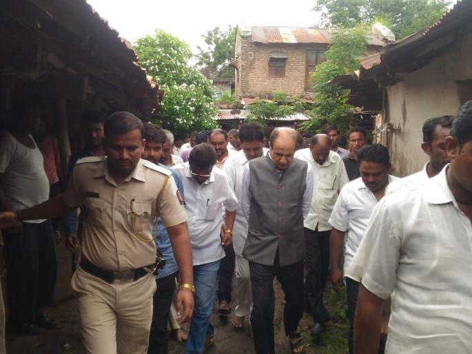 MLA's visits to damaged areas in Washim district | वाशिम जिल्ह्यात नुकसानग्रस्त भागांना आमदारांच्या भेटी
