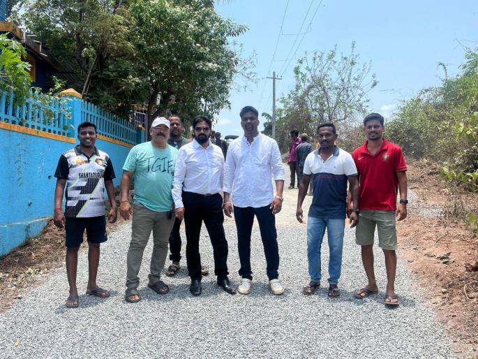 hotmixing of the roads in kumbharjuve's village is complete the mla has done the road at his own expense in goa | कुंभारजुवेच्या गावातील रस्त्यांचे हॉटमिक्सिंग पूर्ण, आमदाराने स्वखर्चाने केला रस्ता hotmixing of the roads in kumbharjuve's village is complete the mla has done the road at his own expense in goa | कुंभारजुवेच्या गावातील रस्त्यांचे हॉटमिक्सिंग पूर्ण, आमदाराने स्वखर्चाने केला रस्ता