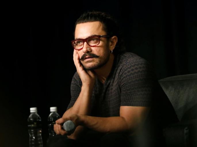'Everyone has the right to protest but violence is not the path', Aamir Khan's silence on Padmavati controversy | 'प्रत्येकाला निषेध करण्याचा हक्क, मात्र हिंसा हा मार्ग नाही', पद्मावती वादावर आमीर खानने सोडलं मौन 'Everyone has the right to protest but violence is not the path', Aamir Khan's silence on Padmavati controversy | 'प्रत्येकाला निषेध करण्याचा हक्क, मात्र हिंसा हा मार्ग नाही', पद्मावती वादावर आमीर खानने सोडलं मौन