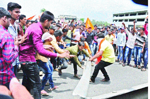 Master of the riots! | दंगलीचा मास्टर मार्इंड ! सातारनामा Master of the riots! | दंगलीचा मास्टर मार्इंड ! सातारनामा