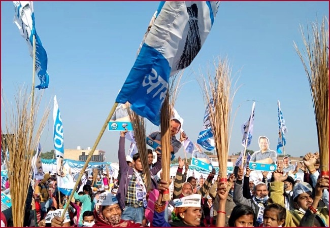 Chandigarh Municipal Corporation Election Results: AAP defeats BJP in Chandigarh, defeats mayors | Chandigarh Municipal Corporation Election Results: चंदीगडमध्ये आपकडून भाजपाला धोबीपछाड, महापौरांचा केला दारुण पराभव Chandigarh Municipal Corporation Election Results: AAP defeats BJP in Chandigarh, defeats mayors | Chandigarh Municipal Corporation Election Results: चंदीगडमध्ये आपकडून भाजपाला धोबीपछाड, महापौरांचा केला दारुण पराभव