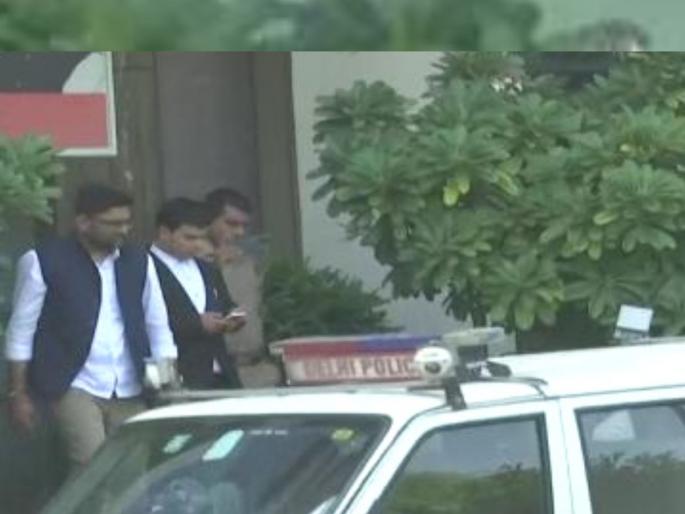 Gujarat AAP chief Gopal Italia arrested by Delhi Police | गुजरात आपचे प्रमुख गोपाल इटालिया यांच्या अडचणी वाढल्या; दिल्ली पोलिसांनी घेतले ताब्यात Gujarat AAP chief Gopal Italia arrested by Delhi Police | गुजरात आपचे प्रमुख गोपाल इटालिया यांच्या अडचणी वाढल्या; दिल्ली पोलिसांनी घेतले ताब्यात