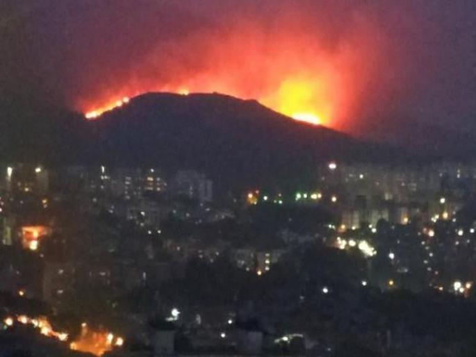 Ground Fire in Aare Colony | आरे कॉलनीनजीकच्या जंगलाला भीषण आग  Ground Fire in Aare Colony | आरे कॉलनीनजीकच्या जंगलाला भीषण आग