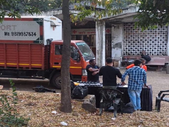 There was a shooting in Aarey's hospital, now the dispute has become heated | आरेच्या हॉस्पिटलमध्ये होते शूटिंग, आता वाद चिघळला There was a shooting in Aarey's hospital, now the dispute has become heated | आरेच्या हॉस्पिटलमध्ये होते शूटिंग, आता वाद चिघळला