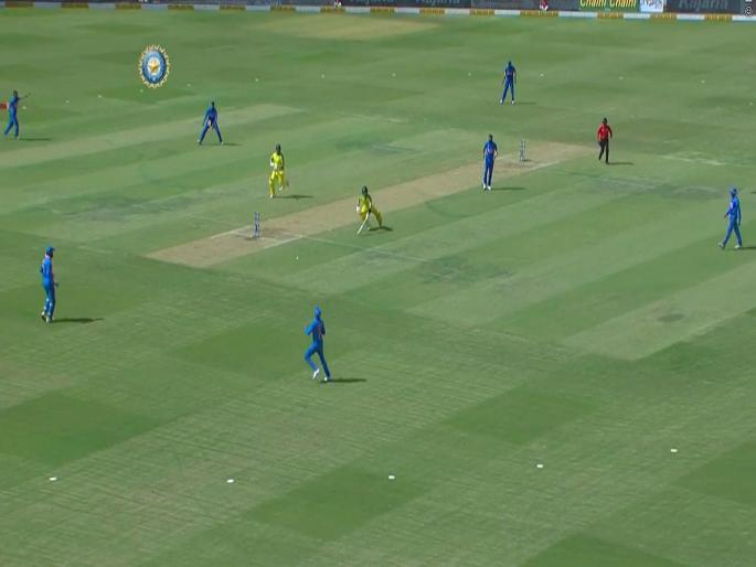 India vs Australia, 3rd ODI: Steve Smith has run out his captain, Aaron Finch is not happy | India vs Australia, 3rd ODI: स्टीव्ह स्मिथनं कर्णधार फिंचला केलं बाद; पाहा नेमकं काय घडलं