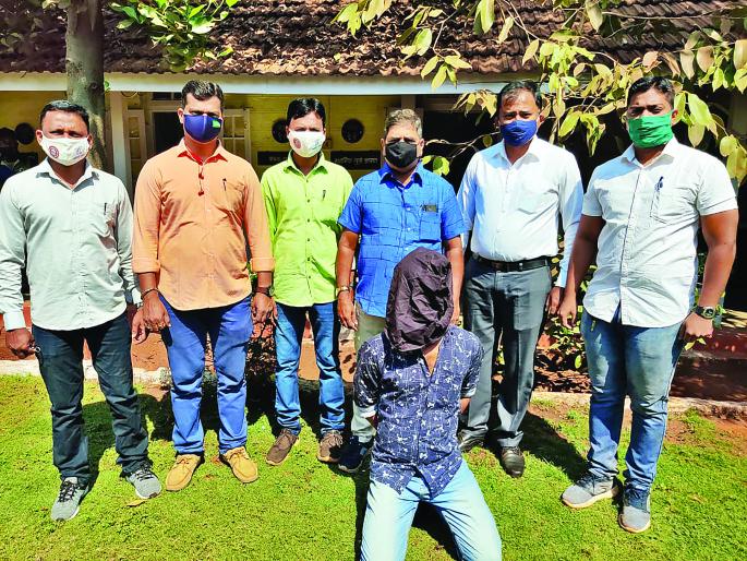 Accused escaped after biting police | पोलिसाला चावून पळालेला आरोपी गजाआड Accused escaped after biting police | पोलिसाला चावून पळालेला आरोपी गजाआड