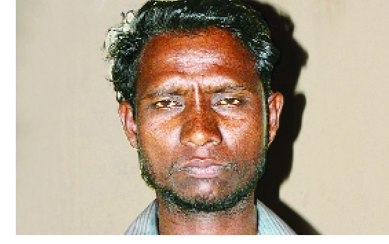 Gang-rape conductor arrested in jail - Crime in police: Seven lakhs of money seized with dumpers | कळंबा कारागृहात गांजा नेणाºया चालकास अटक--पोलिसांत गुन्हा : डंपरसह सात लाखांचा मुद्देमाल जप्त Gang-rape conductor arrested in jail - Crime in police: Seven lakhs of money seized with dumpers | कळंबा कारागृहात गांजा नेणाºया चालकास अटक--पोलिसांत गुन्हा : डंपरसह सात लाखांचा मुद्देमाल जप्त