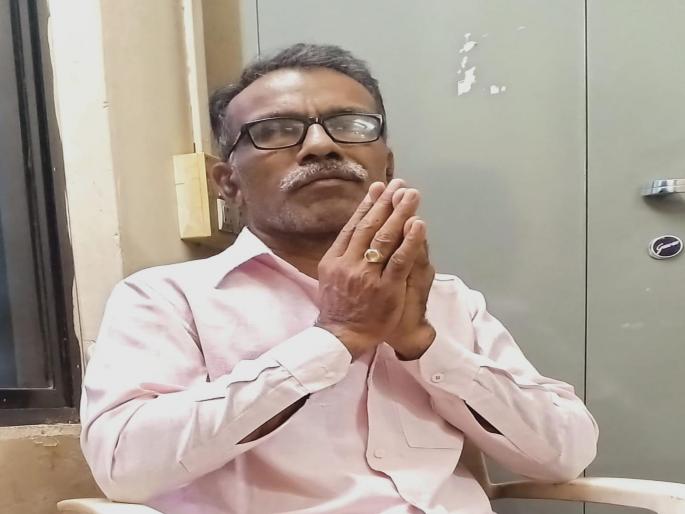 Security guard arrested after wearing glasses | खिशातला चष्मा डोळ्यांना लावताच चौकीदार एसीबीच्या जाळ्यात