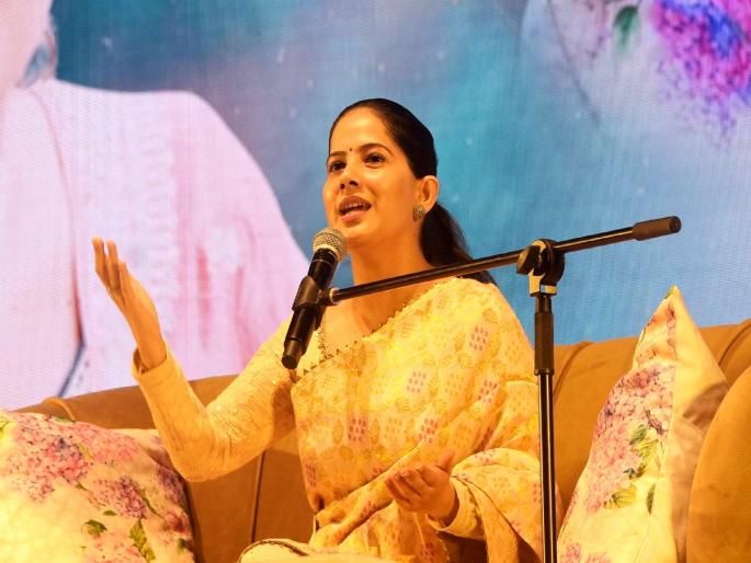 A person who conquers emotions is a Yogi, preacher Jaya Kishori's opinion | भावनांवर विजय मिळविणारी व्यक्ती म्हणजे योगी; प्रबोधनकार जया किशोरी यांचे मत A person who conquers emotions is a Yogi, preacher Jaya Kishori's opinion | भावनांवर विजय मिळविणारी व्यक्ती म्हणजे योगी; प्रबोधनकार जया किशोरी यांचे मत