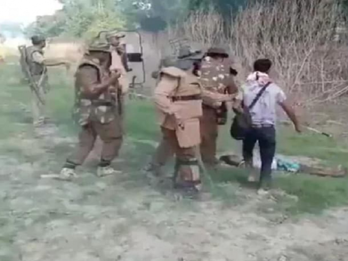 Assam: Large chaos during anti-encroachment action; 2 protesters killed, 9 police injured | Assam: अतिक्रमणविरोधी कारवाईदरम्यान हिंसक चकमक; 2 आंदोलक ठार, 9 पोलीस जखमी Assam: Large chaos during anti-encroachment action; 2 protesters killed, 9 police injured | Assam: अतिक्रमणविरोधी कारवाईदरम्यान हिंसक चकमक; 2 आंदोलक ठार, 9 पोलीस जखमी