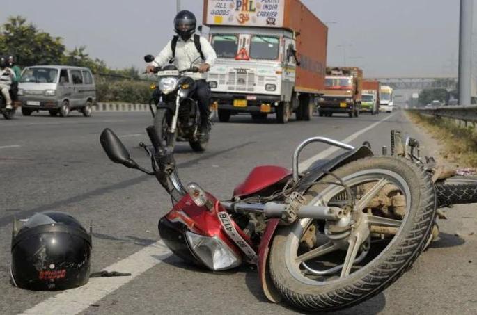 Accidental death of two close friends | दोन जिवलग मित्रांचा अपघाती मृत्यू Accidental death of two close friends | दोन जिवलग मित्रांचा अपघाती मृत्यू