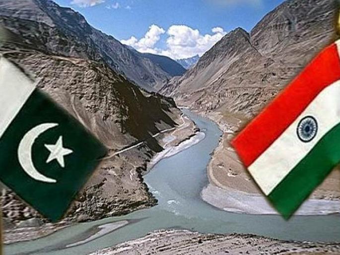 Pakistan calls for court of arbitration to resolve India Pakistan water dispute | गडकरींच्या इशाऱ्यानंतर पाकिस्तान भयभीत; जागतिक बँकेकडे घेतली धाव Pakistan calls for court of arbitration to resolve India Pakistan water dispute | गडकरींच्या इशाऱ्यानंतर पाकिस्तान भयभीत; जागतिक बँकेकडे घेतली धाव